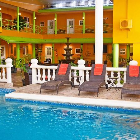 Beverly'S Oasis Suites 斯卡伯勒 外观 照片