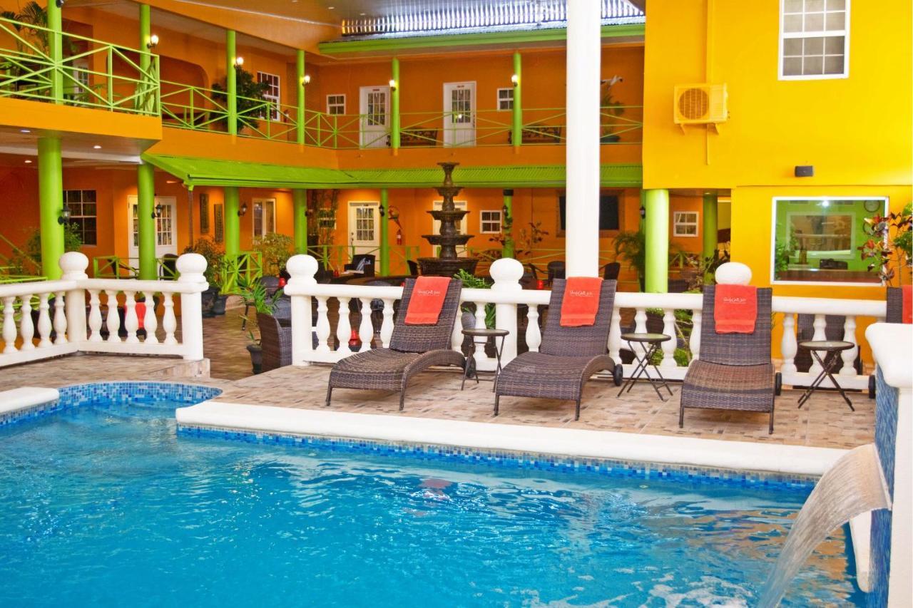 Beverly'S Oasis Suites 斯卡伯勒 外观 照片