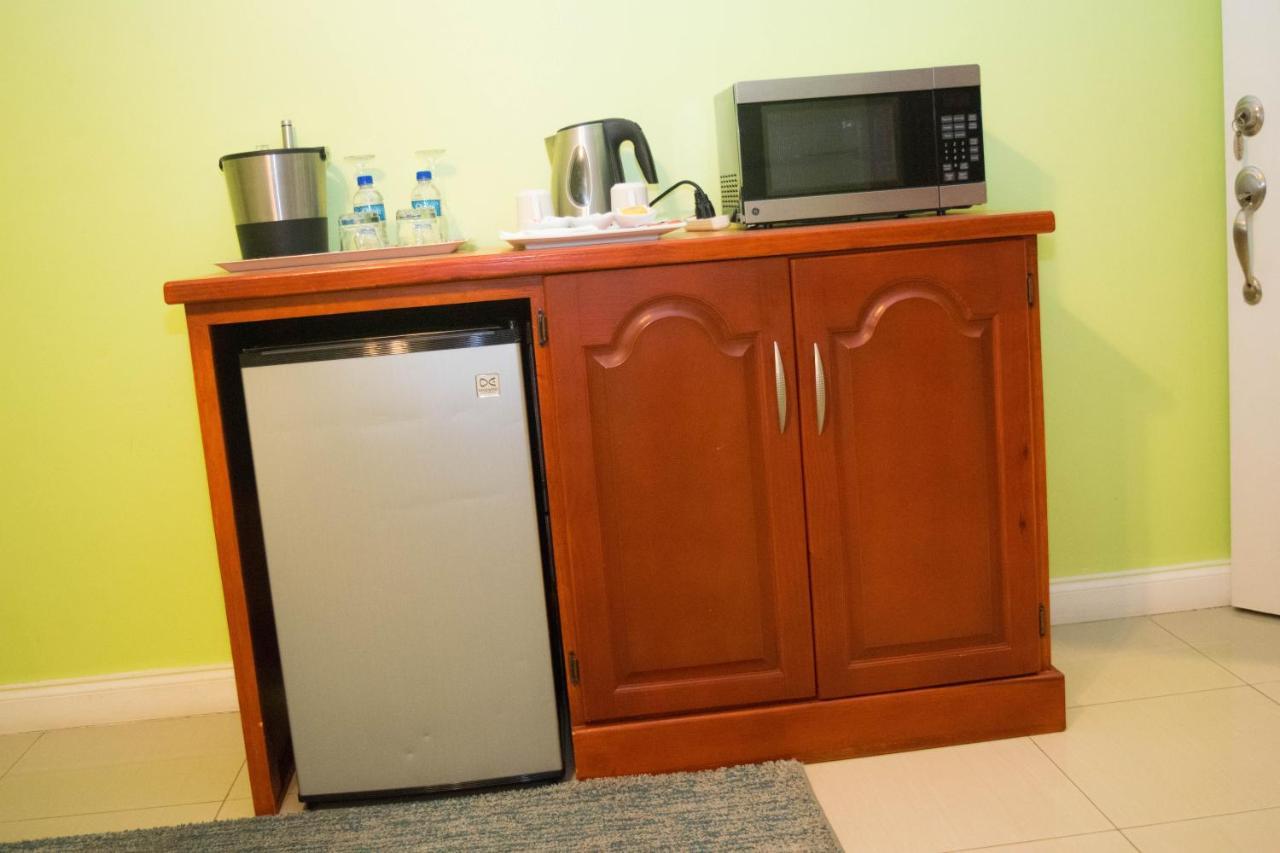 Beverly'S Oasis Suites 斯卡伯勒 外观 照片