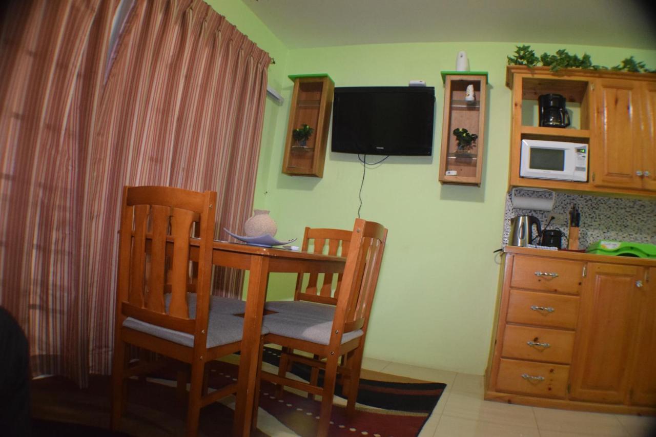Beverly'S Oasis Suites 斯卡伯勒 外观 照片