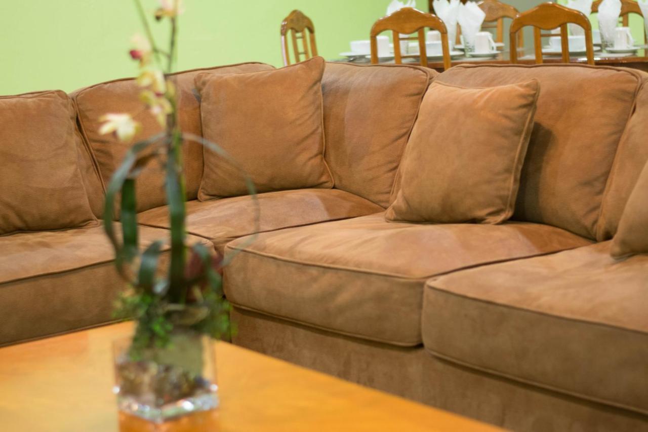 Beverly'S Oasis Suites 斯卡伯勒 外观 照片